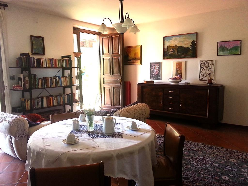 לינה וארוחת בוקר בורגומאנרו Il Nido Del Pettirosso מראה חיצוני תמונה