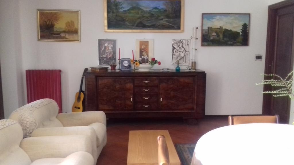 לינה וארוחת בוקר בורגומאנרו Il Nido Del Pettirosso מראה חיצוני תמונה